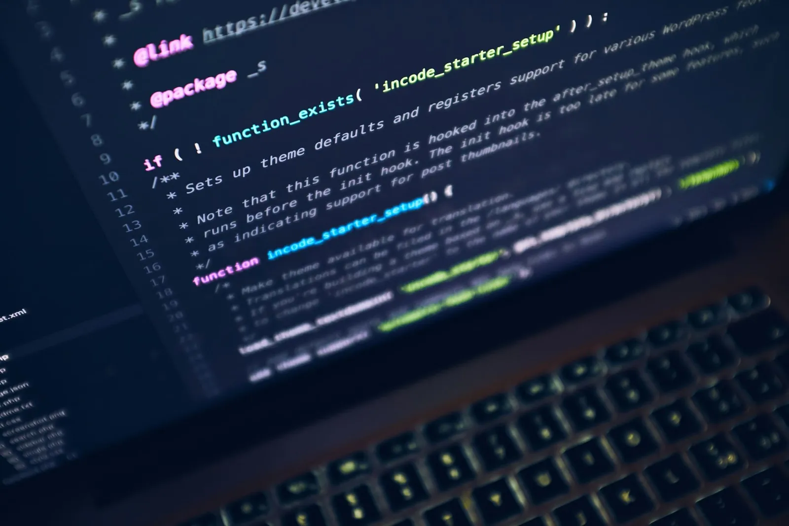 Quellcode auf einem Laptopbildschirm